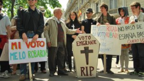 La "carrera de obstáculos" de los emigrantes españoles para votar el 28A