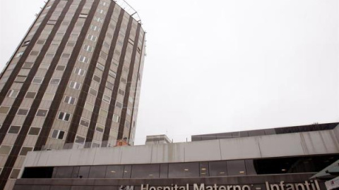 Entrada al hospital Materno-Infantil de La Paz en Madrid. EFE/Archivo