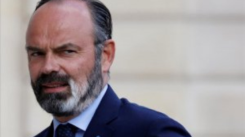 El primer ministro francés, Édouard Philippe, presenta la dimisión en bloque de su Gobierno