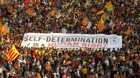 01/10/2018.- Vista de la manifestación soberanista en Barcelona con motivo del primer aniversario del 1-O, bajo el lema "Recuperemos el 1 de Octubre". EFE/ Enric Fontcuberta