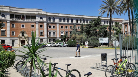 12/06/2019.- Fachada del Instituto Misericordia, en el barrio de la Fuensanta de València, en donde un alumno ha herido a su profesora. / EFE - MANUEL BRUQUE