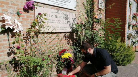 Acto en memoria de las 13 Rosas.