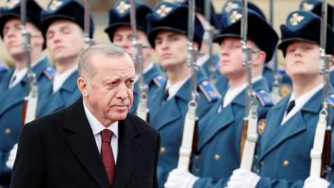 Erdogan en una visita a Ucrania. REUTERS/Gleb Garanich