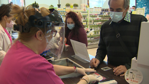 Arranca el reparto de mascarillas en Madrid, para el que piden "tranquilidad"