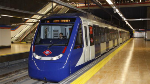 Imagen de archivo de un convoy del Metro de Madrid. | ARCHIVO (EFE)