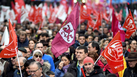 Vista de la manifestación de este domingo en León. EFE