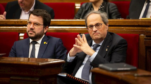 Pere Aragonès i Quim Torra durant la sessió de control al Parlament. EUROPA PRESS