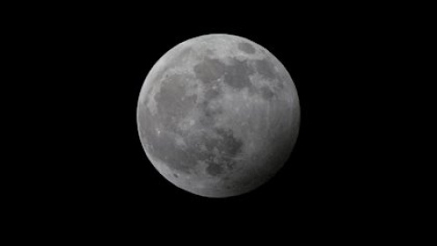 La Luna en fase llena antes del eclipse penumbral del pasado 10 de enero de este año / Europa Press / Henning Kaiser / archivo