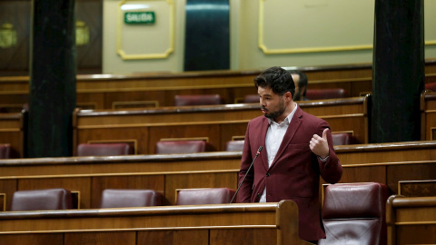 29/04/2020.- El portavoz de ERC, Gabriel Rufián, durante su intervención en la sesión de control al Ejecutivo celebrada este miércoles en el Congreso. EFE/Emilio Naranjo