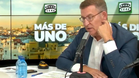  El presidente del PP, Alberto Núñez Feijóo, en el programa de Onda Cero Más de Uno