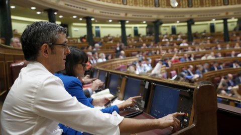 El diputado socialista Eduardo Madina, durante una de las votaciones en la última jornada de debate y votación en el Congreso de los Presupuestos Generales del Estado de 2017. EFE/Chema Moya