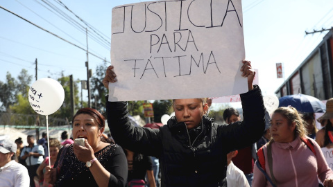 17/02/2020.- Habitantes protestan este lunes para pedir justicia tras el asesinato de la pequeña Fátima Cecilia Aldriguett. EFE/Sáshenka Gutiérrez