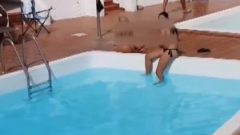 Pillados en una fiesta de piscina comunitaria en Canarias en pleno estado de alarma