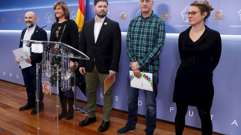 Néstor Rego (BNG), Laura Borràs (JxCat), Gabriel Rufián (ERC), Oskar Matute (Bildu) y Mireia Vehí (CUP)