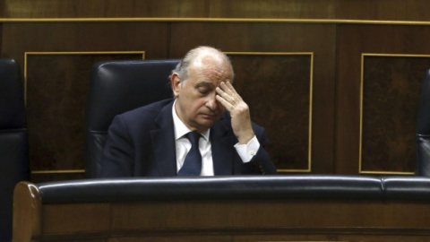 El ministro del Interior, Jorge Fernández Díaz, durante el pleno del Congreso. EFE