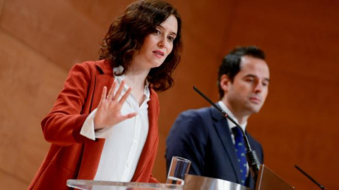 La presidenta de la Comunidad de Madrid, Isabel Díaz Ayuso junto a su vicepresidente Ignacio Aguado en una comparecencia conjunta. Fuente: CAM