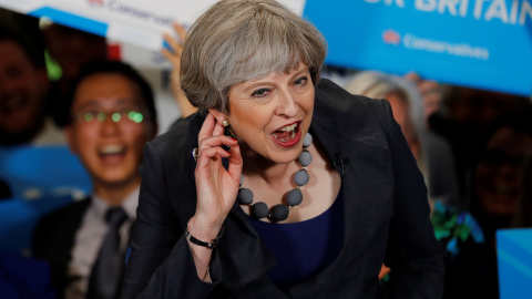 La Primer Ministra británica Theresa May durante un acto de campaña electoral. REUTERS/Stefan Wermuth