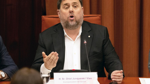 28/01/2020.- El exvicepresidente de la Generalitat, Oriol Junqueras, condenado a prisión por el 1-0, durante su intervención en la reunión de la comisión de investigación del Parlament sobre la aplicación del artículo 155 de la Constitución, donde