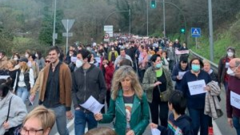 Miles de personas salen a la calle y reclaman dimisiones tras el derrumbe de Zaldibar