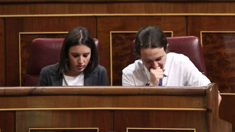 Pablo Iglesias junto a Irene Montero en el Congreso de los Diputados. | EP