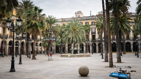 La plaça Reial, absolutament desèrtica. JOEL KASHILA.