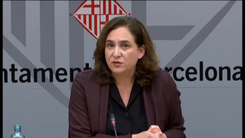 Ada Colau pide mayor implicación de la Generalitat para dar respuesta a la situación de las residencias de mayores