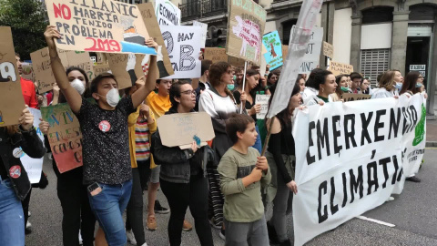 Manifestación por el clima en Oviedo