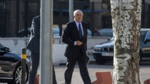 El expresidente de BBVA Francisco González, imputado por los pagos a Villarejo