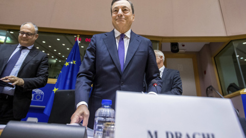 El presidente del BCE, Mario Draghi, en la Comisión de Asuntos Económicos del Parlamento Europeo, en Bruselas. EFE/Stephanie Lecocq