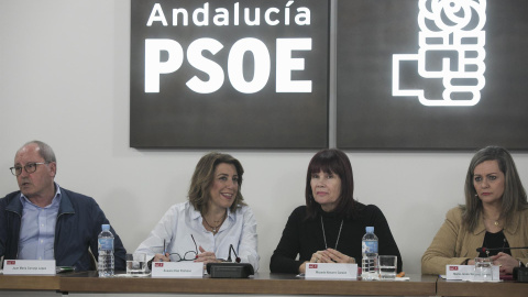 Los socialistas Juan Cornejo,  Susana Díaz,  Micaela Navarro y María Jesús Serrano, hoy en Sevilla. Europa Press