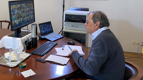 El president de la Generalitat,Quim Torra, durant la reunió d'aquest matí de diumenge amb la resta de presidents i el cap de l'Executiu espanyol, Pedro Sánchez.