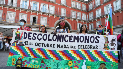 Imagen de cuando colectivos antirracistas y anticoloniales se manifestaron en Madrid contra el Día de la Hispanidad el 12 en octubre de 2021 (Foto de archivo).-ISABEL INFANTES / Europa Press