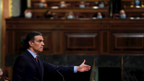 El presidente del Gobierno, Pedro Sánchez, durante su intervención en el pleno del Congreso. EFE/ Emilio Naranjo