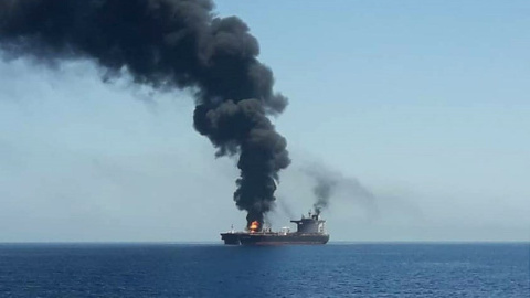 13/06/2019.- Imagen que muestra el buque petrolero noruego Front Altair, este jueves en el golfo de Omán (Omán) tras ser supuestamente atacado. / EFE - IRIB NEWS