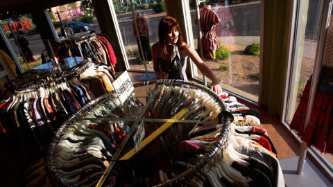  Imagen de archivo de una tienda de ropa de segunda mano en Tucson, Arizona.— AFP