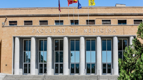 Fachada de la Facultad de Medicina de la Universidad Complutense de Madrid. /Europa Press