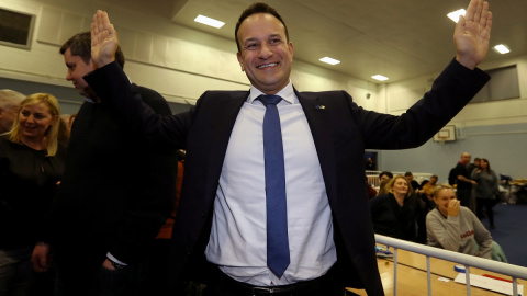 El exprimer ministro irlandés Leo Varadkar tras el anuncio de los resultados de las elecciones del pasado 8 de febrero./ Lorraine O'Sullivan (Reuters)