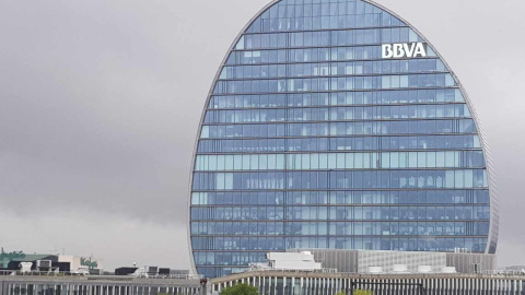 Edificio de BBVA, conocido como La Vela, en la zona norte de Madrid. E.P.