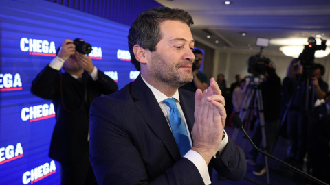 El presidente del partido de ultraderecha portugués Chega, Andre Ventura, celebrando los resultados de las elecciones.- EFE/EPA/MIGUEL A. LOPES