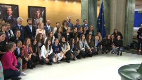 El Convenio del fútbol femenino se presenta en el Congreso