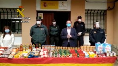 La Guardia Civil colabora en el reparto de alimentos en núcleos rurales