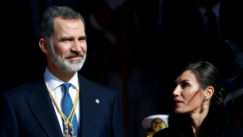 Rosas y Espinas - Felipe VI no está preparado para ser borbón