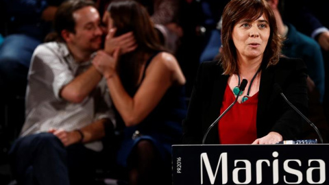 Al fondo, Pablo Iglesias y Marisa Matias, líder del partido Bloco de Esquerda. En primera línea, Catarina Martins.- EFE