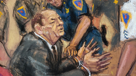 Dibujo difundido de Harvey Weinstein tras escuchar el veredicto por el que ha sido declarado culpable de abusos sexuales en un tribunal de Manhattan. /REUTERS