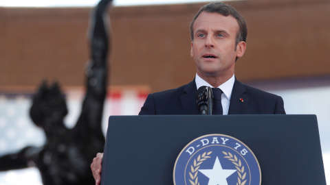 El presidente galo, Emmanuel Macron, ofrece un discurso durante la ceremonia de conmemoración del 75 aniversario del Día D en el cementerio estadounidense de Normandía | EFE