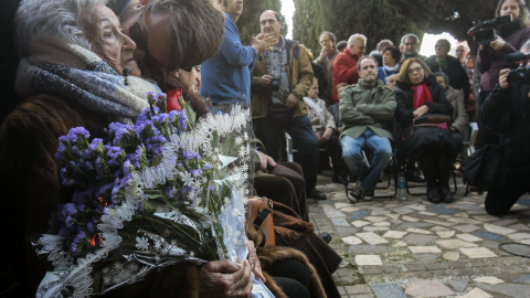 Los restos de Timoteo Mendieta han sido exhumados este sábado en el cementerio de Guadalajara tras 12 días de trabajo del equipo de la Asociación para la Recuperación de la Memoria Histórica (ARMH).Timoteo Mendieta, natural de Sacedón (Guadalajara),