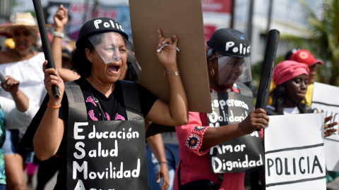 Cientos de personas participan en una protesta  en Buenaventura (Colombia).EFE/Ernesto Guzmán Jr