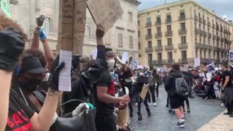 Más de 1.000 concentrados en Barcelona contra el racismo en la acción de la CNAAE