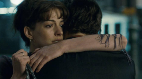 Anne Hathaway llorando en 'One Day', de Lone Scherfig