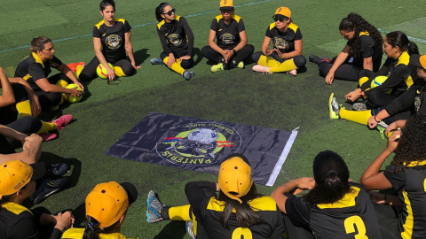 Las jugadoras de kickingball de las Panteras, en Tenerife.